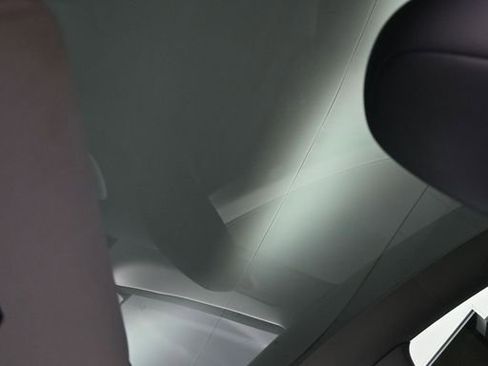 Used 2023 Tesla Model Y Long Range image 19