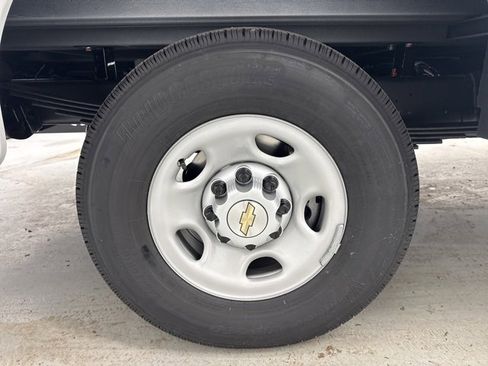 New 2025 Chevrolet Express 3500 Work Van w/ Power Convenience Package image 38