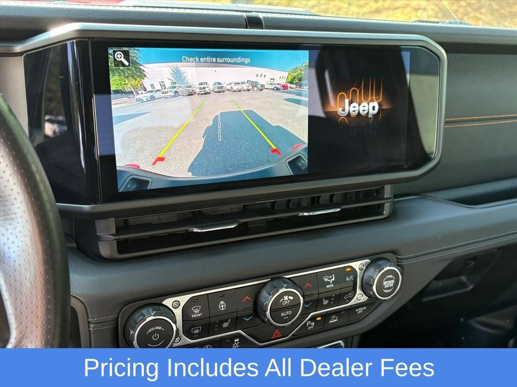 Used 2024 Jeep Gladiator Mojave w/ Safety Group AWD/4WD image 10