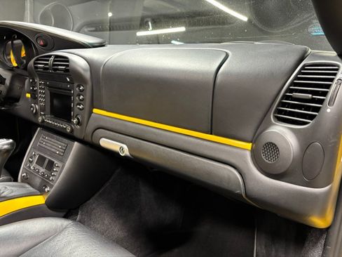 Used 2004 Porsche 911 Turbo AWD/4WD image 36