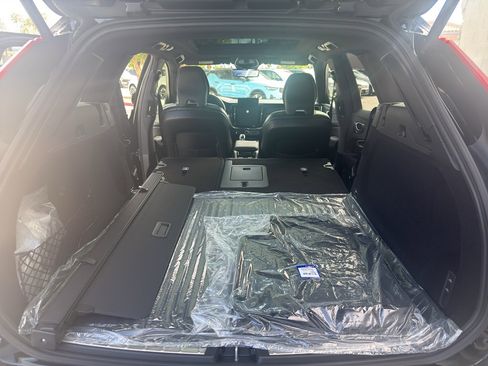 New 2026 Volvo XC60 B5 Ultra w/ Climate Package image 27