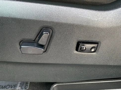 Used 2018 Dodge Grand Caravan SXT w/ Blacktop Package image 12