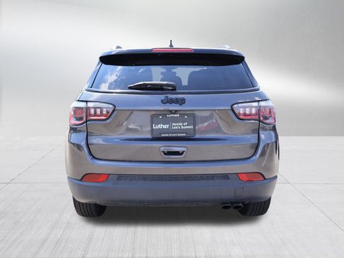 Used 2018 Jeep Compass Latitude FWD image 6