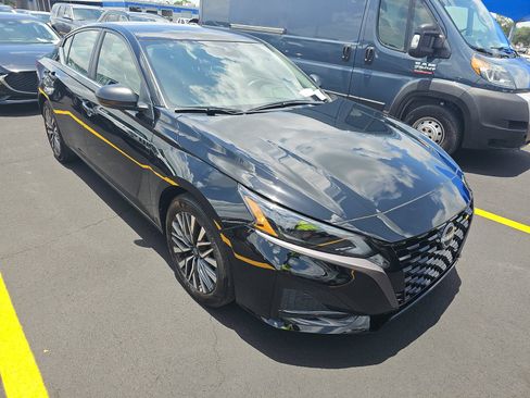 Used 2026 Nissan Altima 2.5 SV FWD image 2