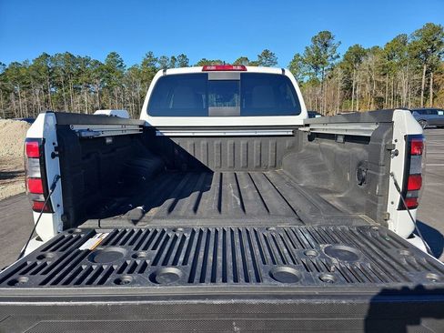 Used 2024 Nissan Frontier SV w/ SV Convenience Package image 12