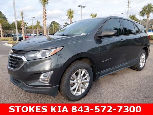 Used 2018 Chevrolet Equinox LS image 2