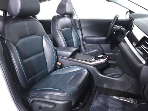 Used 2022 Kia Niro EX Premium w/ Cold Weather Package FWD image 42