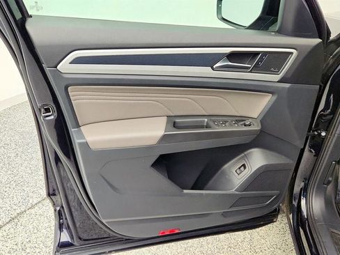 Used 2022 Volkswagen Atlas SEL Premium image 10