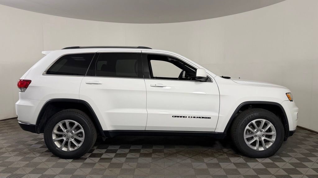 Used 2021 Jeep Grand Cherokee Laredo AWD/4WD image 9