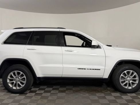 Used 2021 Jeep Grand Cherokee Laredo AWD/4WD image 9