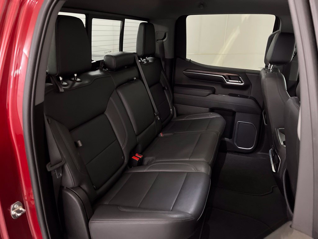 Used 2023 GMC Sierra 1500 SLT w/ SLT Convenience Package AWD/4WD image 16