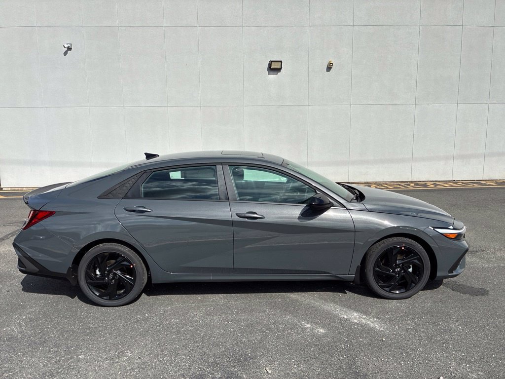 New 2026 Hyundai Elantra SEL Sport FWD image 8