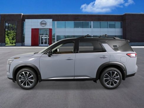 New 2026 Nissan Pathfinder Platinum FWD image 2