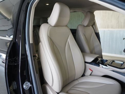 Used 2022 Lincoln Nautilus AWD w/ Premium Package image 29