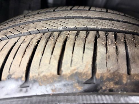 Used 2025 Toyota Prius Plug-In Hybrid image 30