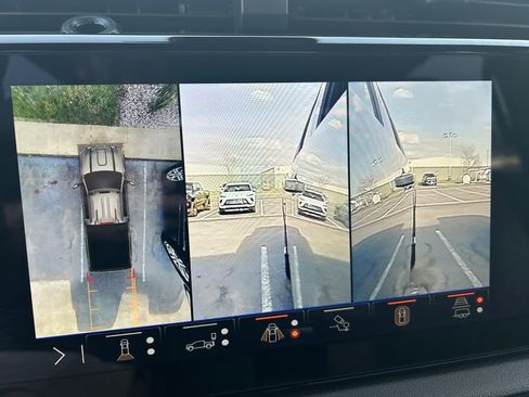 Certified 2025 GMC Sierra 2500 AT4 image 38