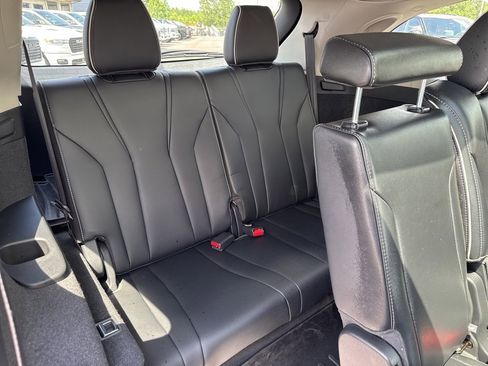 Used 2023 Acura MDX SH-AWD w/ Advance Package image 18