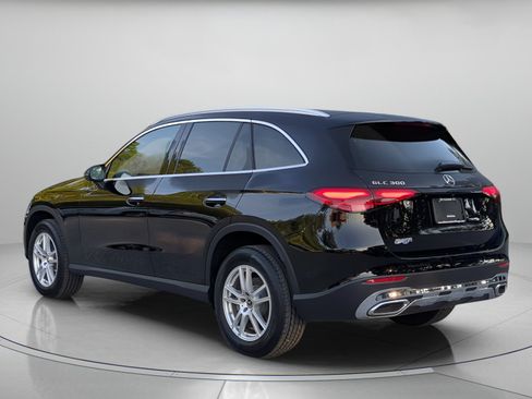 Used 2025 Mercedes-Benz GLC 300 image 42