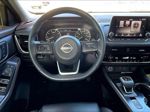 Used 2023 Nissan Rogue SL image 5