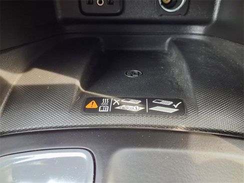 Used 2018 Chevrolet Equinox Premier image 10