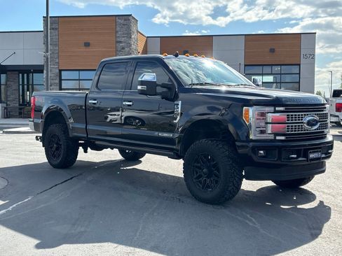 Used 2019 Ford F250 Platinum w/ Platinum Ultimate Package AWD/4WD image 1
