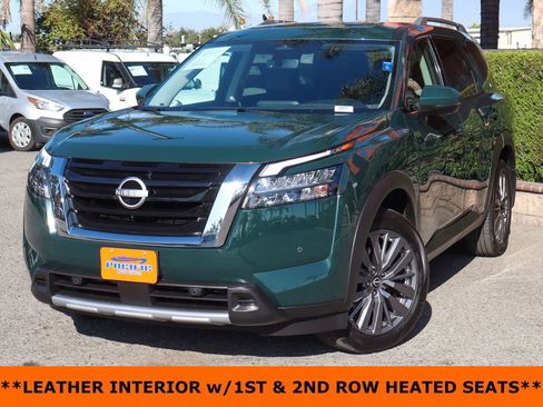 Used 2025 Nissan Pathfinder SL w/ SL Premium Package image 4
