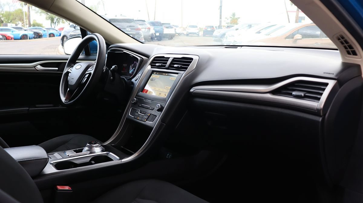 Used 2019 Ford Fusion SE FWD image 35