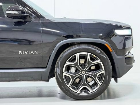 Used 2024 Rivian R1S Adventure Dual AWD/4WD image 12