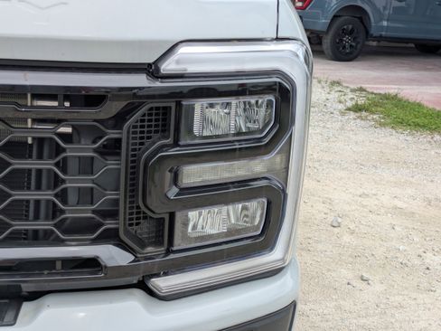New 2026 Ford F250 XLT w/ XLT Premium Package AWD/4WD image 10