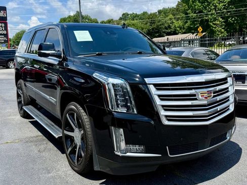 Used 2016 Cadillac Escalade Platinum AWD/4WD image 3