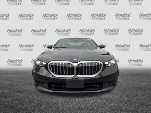 Used 2025 BMW 540i xDrive w/ Premium Package image 3