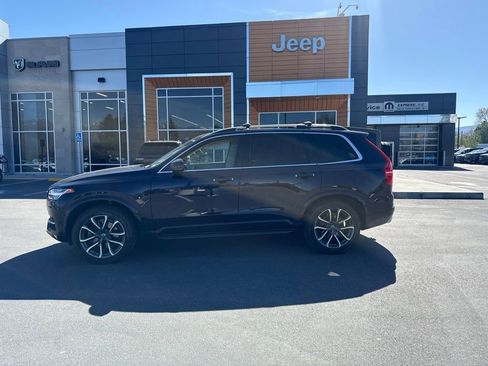 Used 2017 Volvo XC90 T6 Momentum w/ Vision Package AWD/4WD image 8