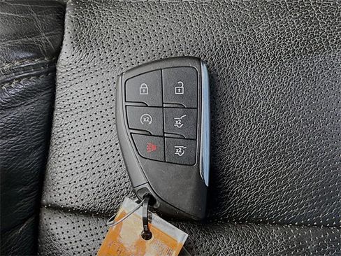 Used 2021 Chevrolet Suburban High Country w/ Premium Package image 12