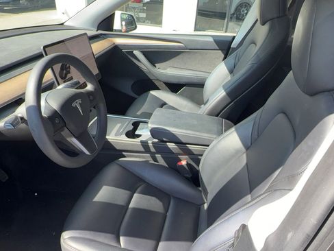 Used 2023 Tesla Model Y Long Range image 12