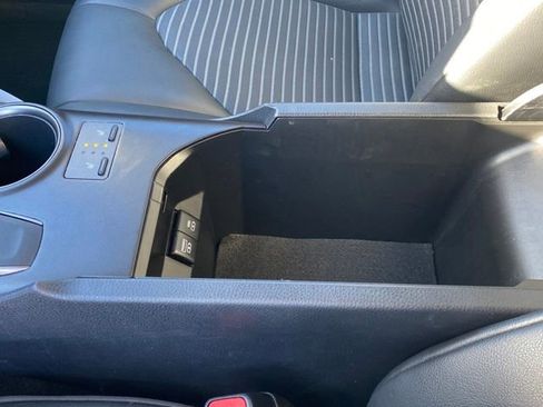 Used 2023 Toyota Camry SE image 13