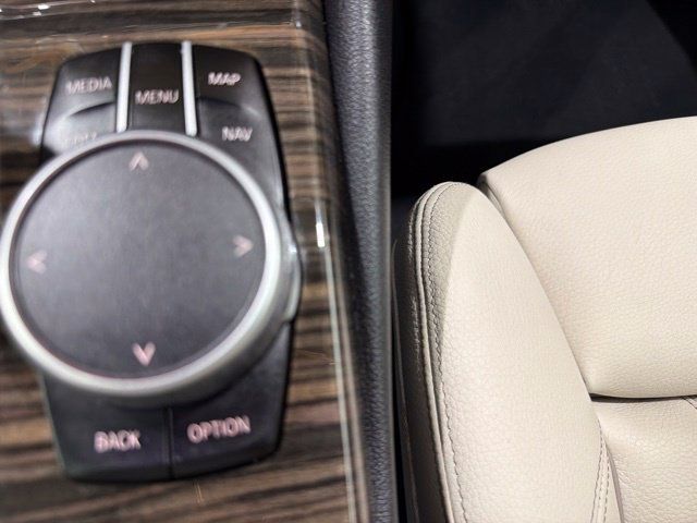 Used 2021 BMW 530i xDrive w/ Convenience Package AWD/4WD image 46