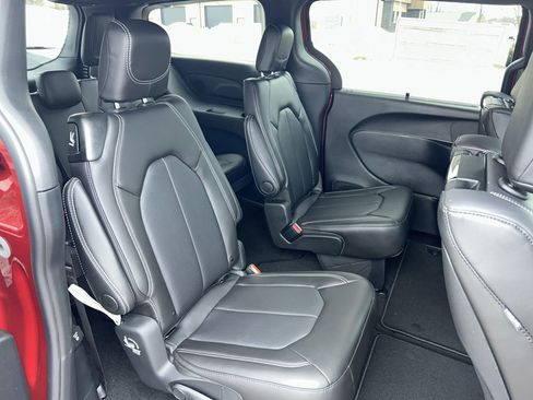 New 2026 Chrysler Pacifica Select image 22
