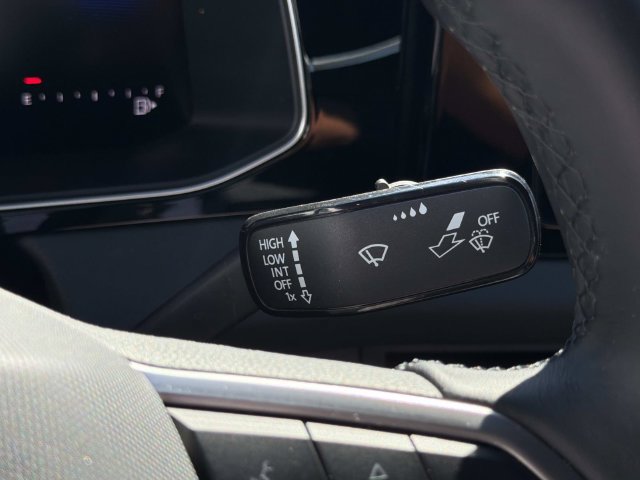 Certified 2025 Volkswagen Jetta Sport FWD image 19