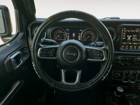 Used 2018 Jeep Wrangler Unlimited Sahara AWD/4WD image 12