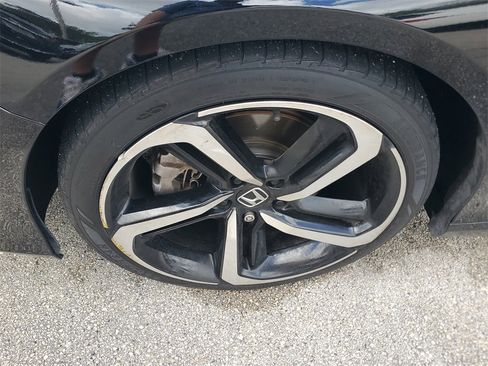 Used 2022 Honda Accord Sport image 2