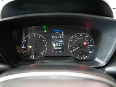 Used 2025 Toyota Corolla Cross LE w/ Moonroof Package AWD/4WD image 16