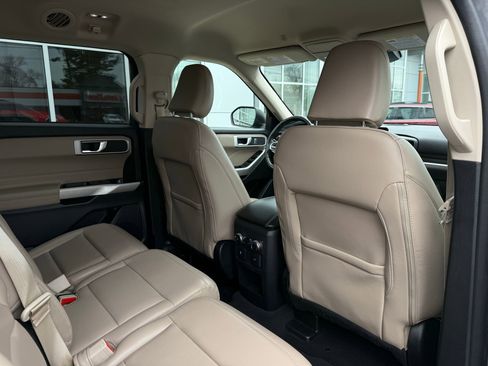 Used 2021 Ford Explorer XLT w/ Equipment Group 202A image 35