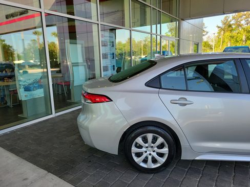 Used 2024 Toyota Corolla LE image 6