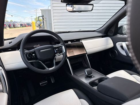 Used 2026 Land Rover Discovery Sport Landmark AWD/4WD image 11