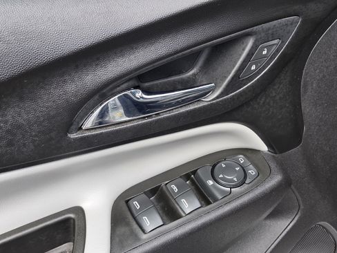 Used 2021 Chevrolet Equinox LS w/ LS Convenience Package FWD image 15