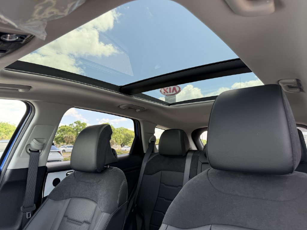 New 2026 Kia Sportage SX FWD image 18