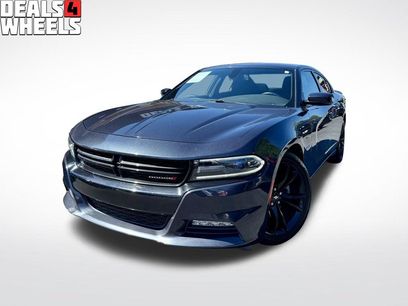 Used 2017 Dodge Charger R/T w/ Blacktop Package