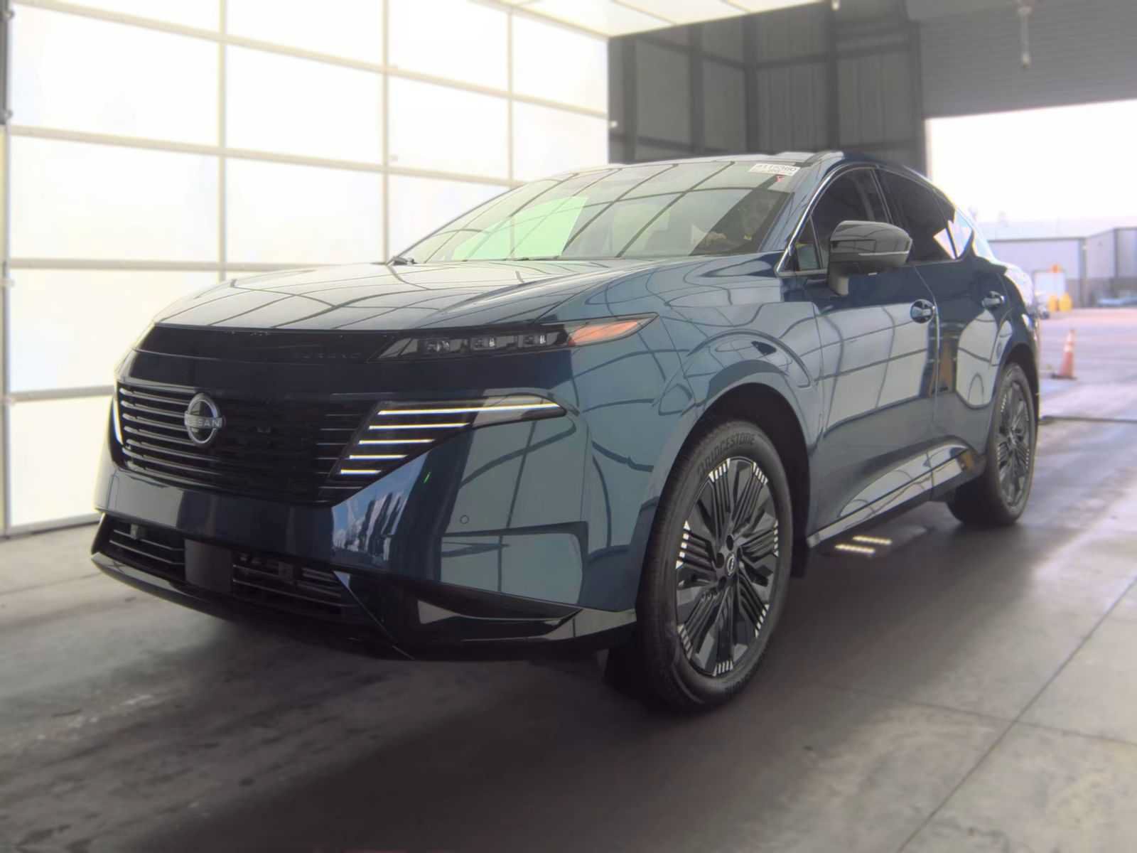 Used 2025 Nissan Murano Platinum w/ Cargo Package AWD/4WD image 3