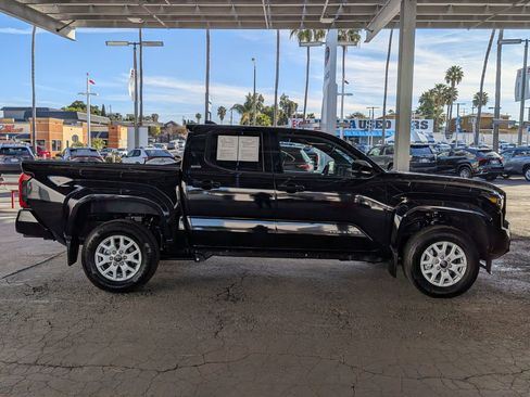 Certified 2025 Toyota Tacoma SR5 image 5