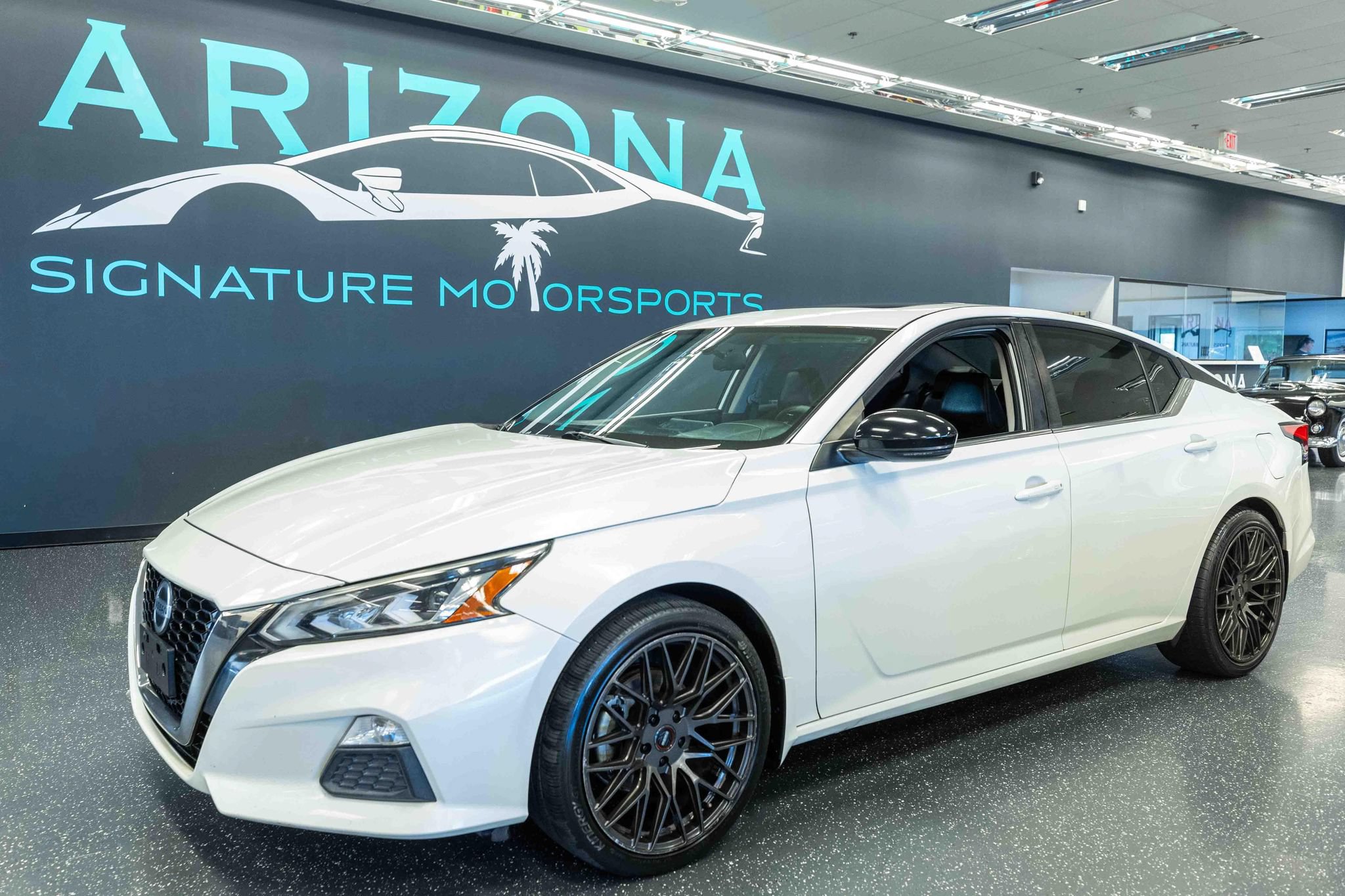 Used 2019 Nissan Altima 2.5 SR w/ SR Premium Package FWD image 1